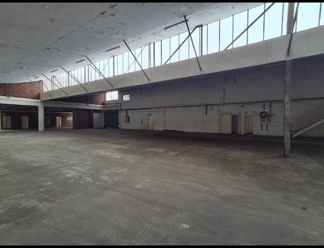 1,563M² WAREHOUSE TO LET IN BENROSE